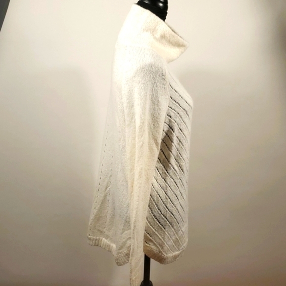 Lou & Grey Soft Cream Turtleneck Sweater Size Medium - Picture 7 of 13